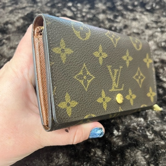 Louis Vuitton Vintage Tressor Canvas Wallet  in Classic Monogram. EUC - Picture 17 of 17